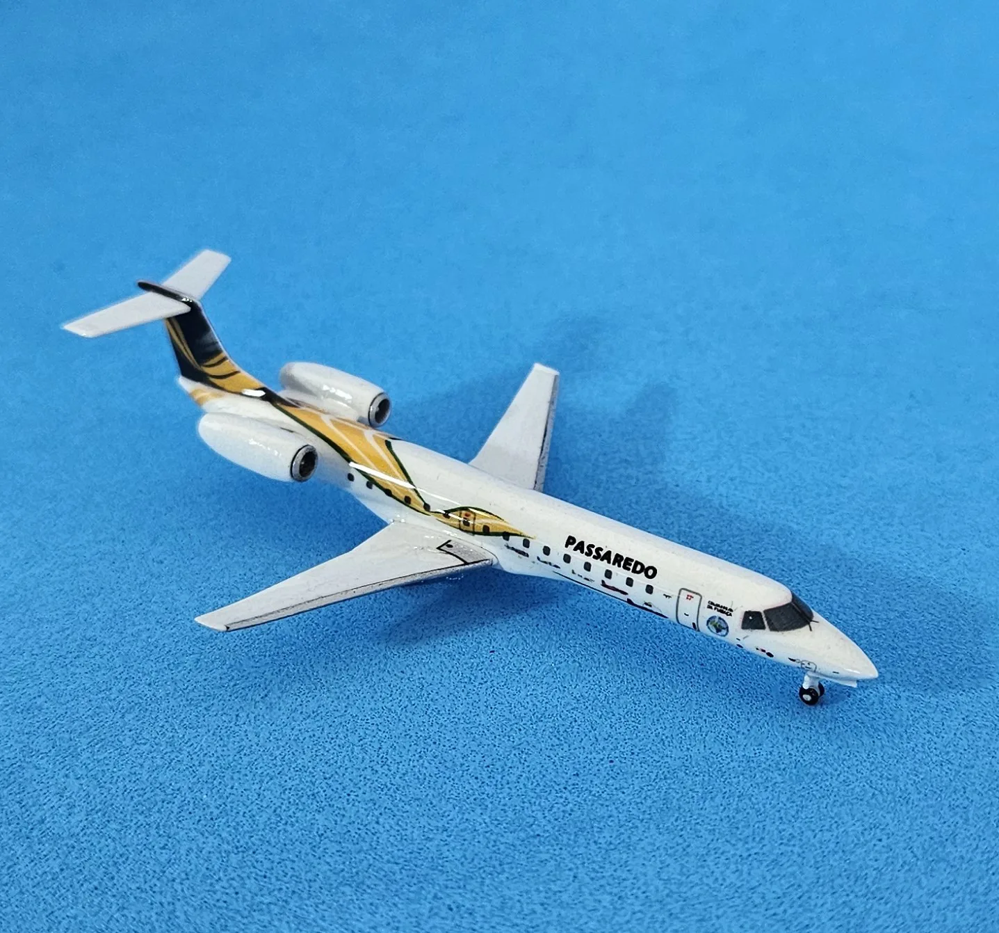 Embraer 145 Passaredo (Fumaça)