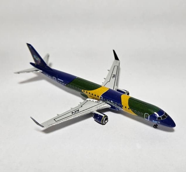 Embraer 195 AZUL (BANDEIRÃO) PR-AYV